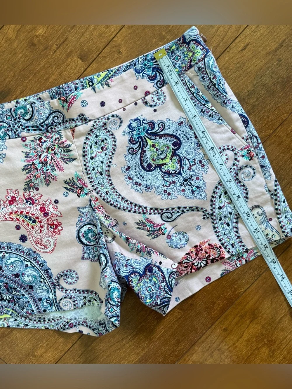 Vintage Express Pink Paisley Bold Pastel Shorts-Size 4